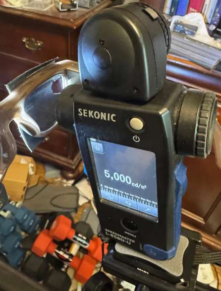 映维日报：传Valve周三发新VR头显，深入Meta Ray-Ban Display技术解析