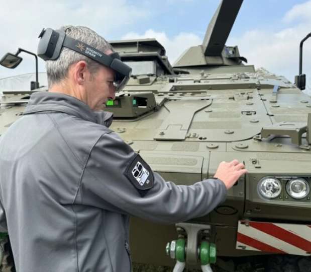 映维日报:Meta发布第三代“分割一切”模型,新AR技术可将任意表面变为键盘