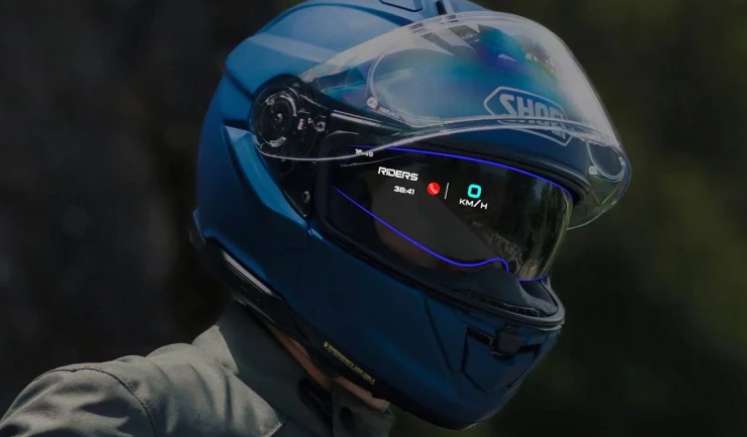Shoei推出首款完全集成AR技术的摩托车头盔