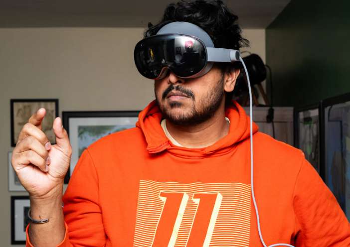 评测三星Galaxy XR:1800美元的“苹果平替”,体验真的能打五折吗?