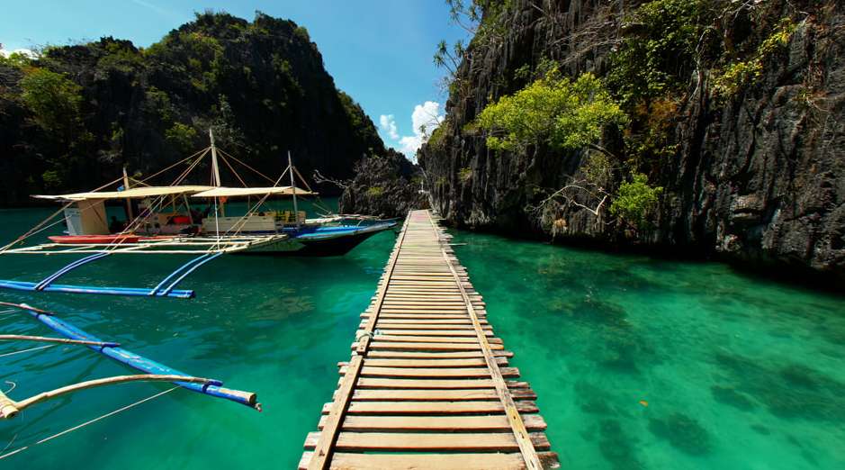 映维日报：传Meta拟削减最高30％元宇宙预算，2025年度Vision Pro应用游戏公布