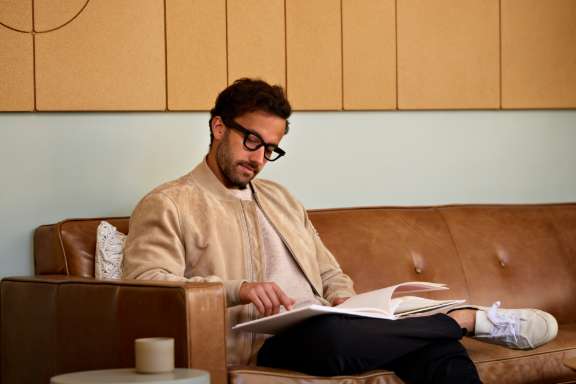 映维日报:Android XR智能眼镜2026年面世,Android XR原型智能眼镜上手体验