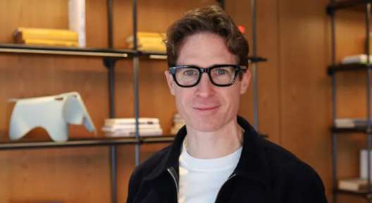 映维日报:Android XR智能眼镜2026年面世,Android XR原型智能眼镜上手体验