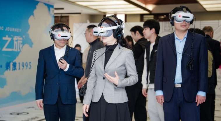 上海静安推出基于PICO头显的VR音乐电影《摇啊摇·1995》