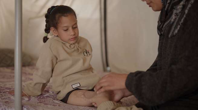 暂时忘却战争阴影，VR技术为加沙受伤儿童提供心理疗愈