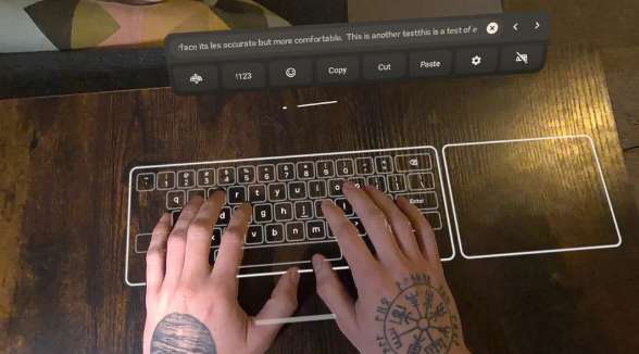 实测Meta Quest 3将任何表面变成虚拟键盘：未来感十足，但手指有点受罪