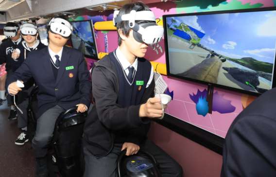 映维日报:Steam Link支持Vision Pro,《Synth Riders》开发商裁员过半