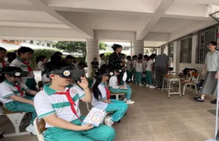 PICO头显助力广州中小学VR沉浸式科普教育