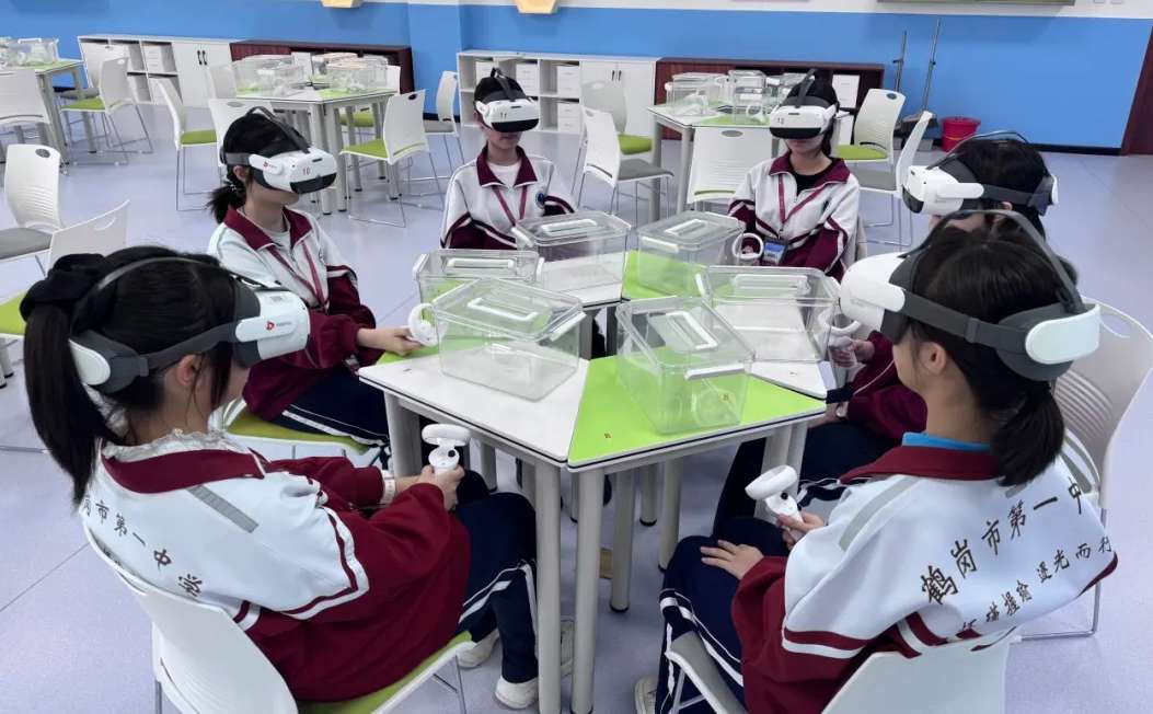 映维日报：苹果迈克·罗克韦尔考虑离职，依视路陆逊梯卡Q1季营收增长10.8％