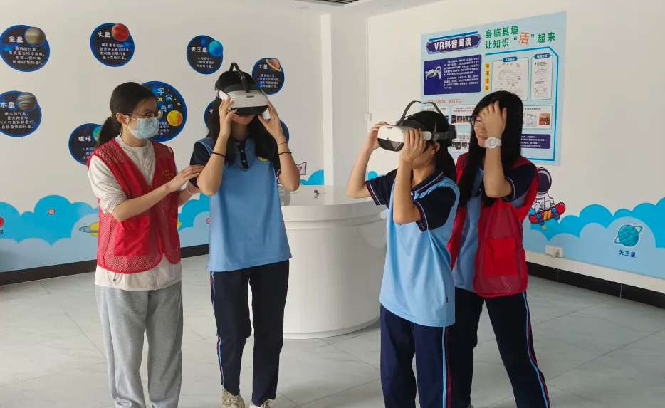 阳春市图书馆用PICO头显打造VR虚拟艺术馆