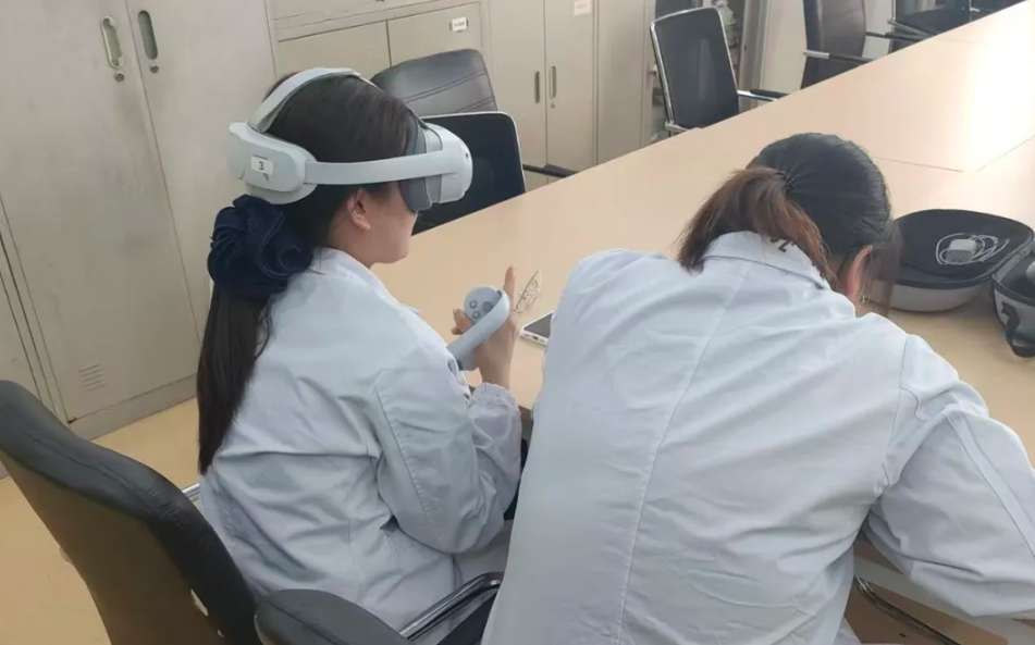 武汉协和医院引入PICO头显，打造沉浸式认知康复疗法