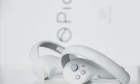 pico-4-controllers-1-thumb-medium