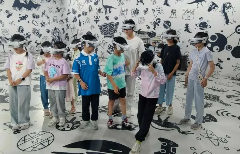 PICO一戴，火星即达：内蒙古青少年开启VR科幻画创作之旅