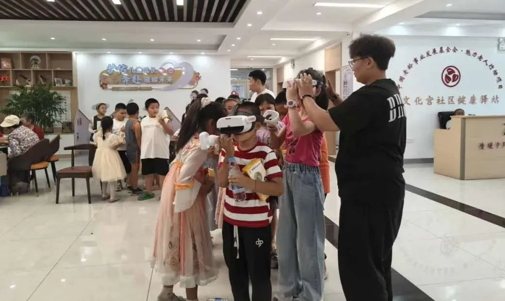 头戴PICO学党史，石总场萌娃在VR里与英雄“对话”