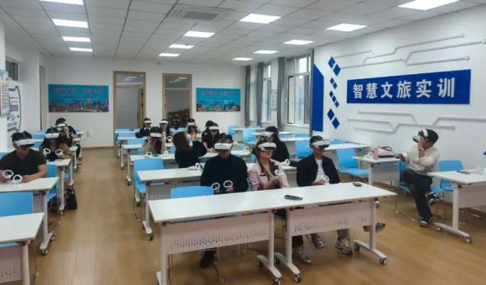 PICO头显点亮智慧文旅课堂,忻州师院开展沉浸式数字体验活动