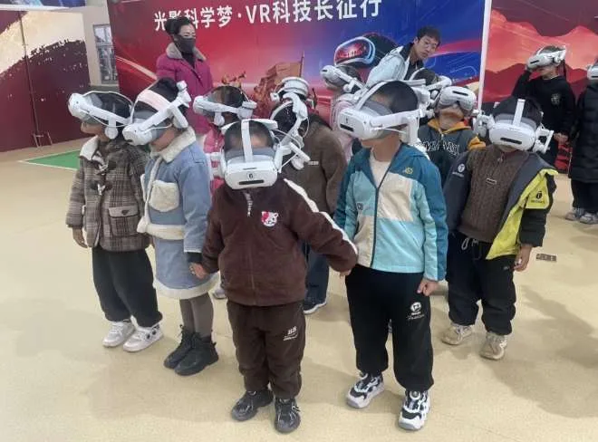 “光影科学梦”走进玉树学前课堂,PICO头显带来沉浸式体验