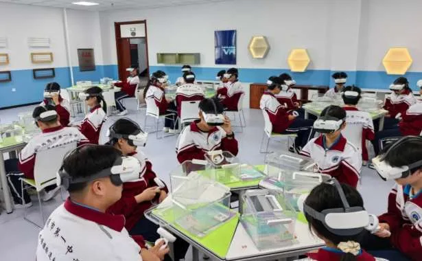 PICO赋能，鹤岗一中中俄国际班开展化学反应速率VR仿真实验课
