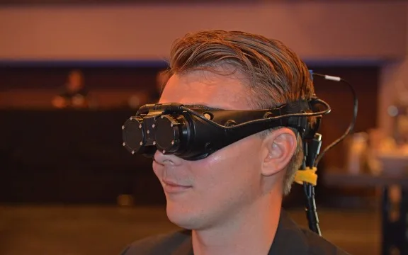 eMagin的2K 原型机头显初体验