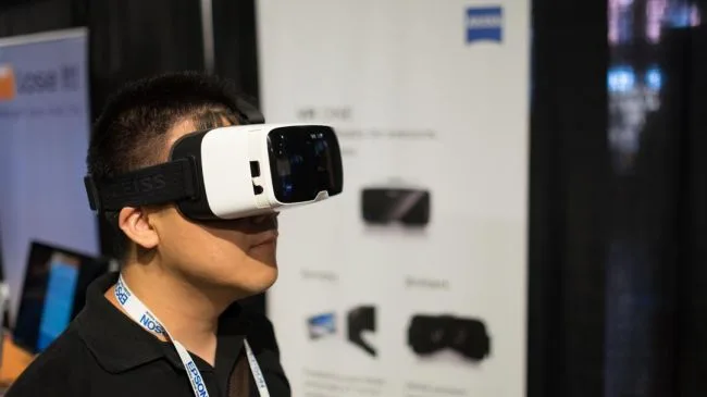 Zeiss VR One：好镜头不等于好VR