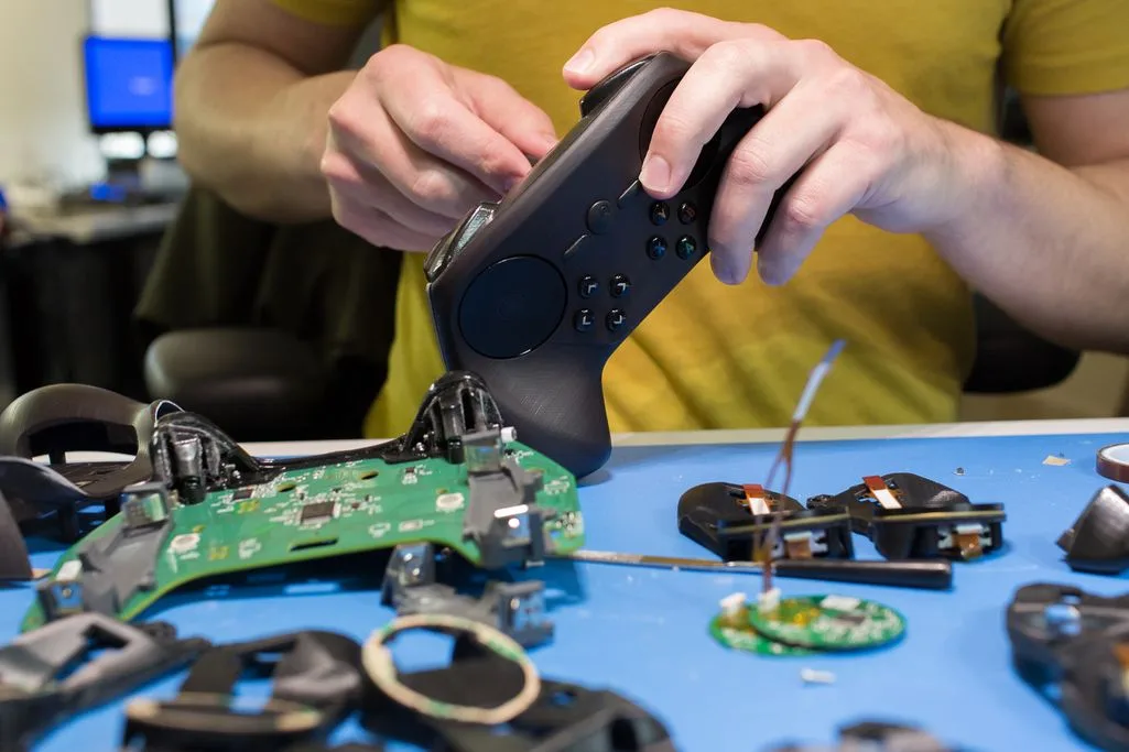 TheVerge 记者狠批Steam Machine