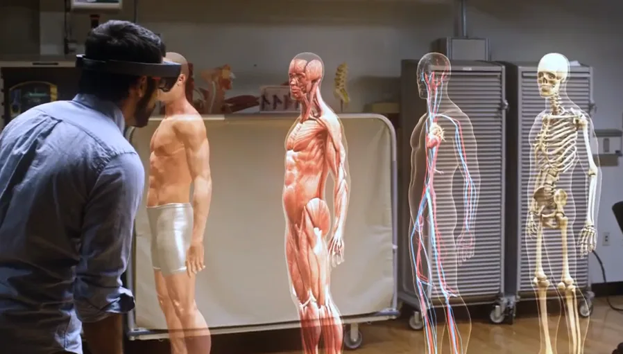 微软展示HoloLens的医疗训练应用前景
