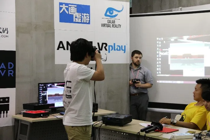 上海 HTC Vive  虚拟现实马拉松赛现场组图