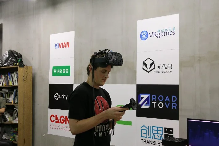 上海 HTC Vive  虚拟现实马拉松赛现场组图