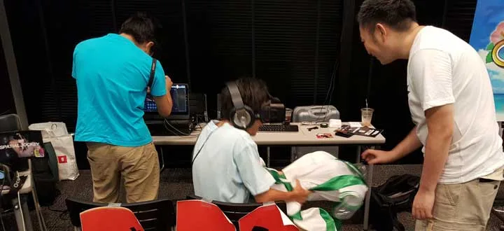 日本“没救了”，小伙与美少女战士在虚拟现实中“啪啪啪”