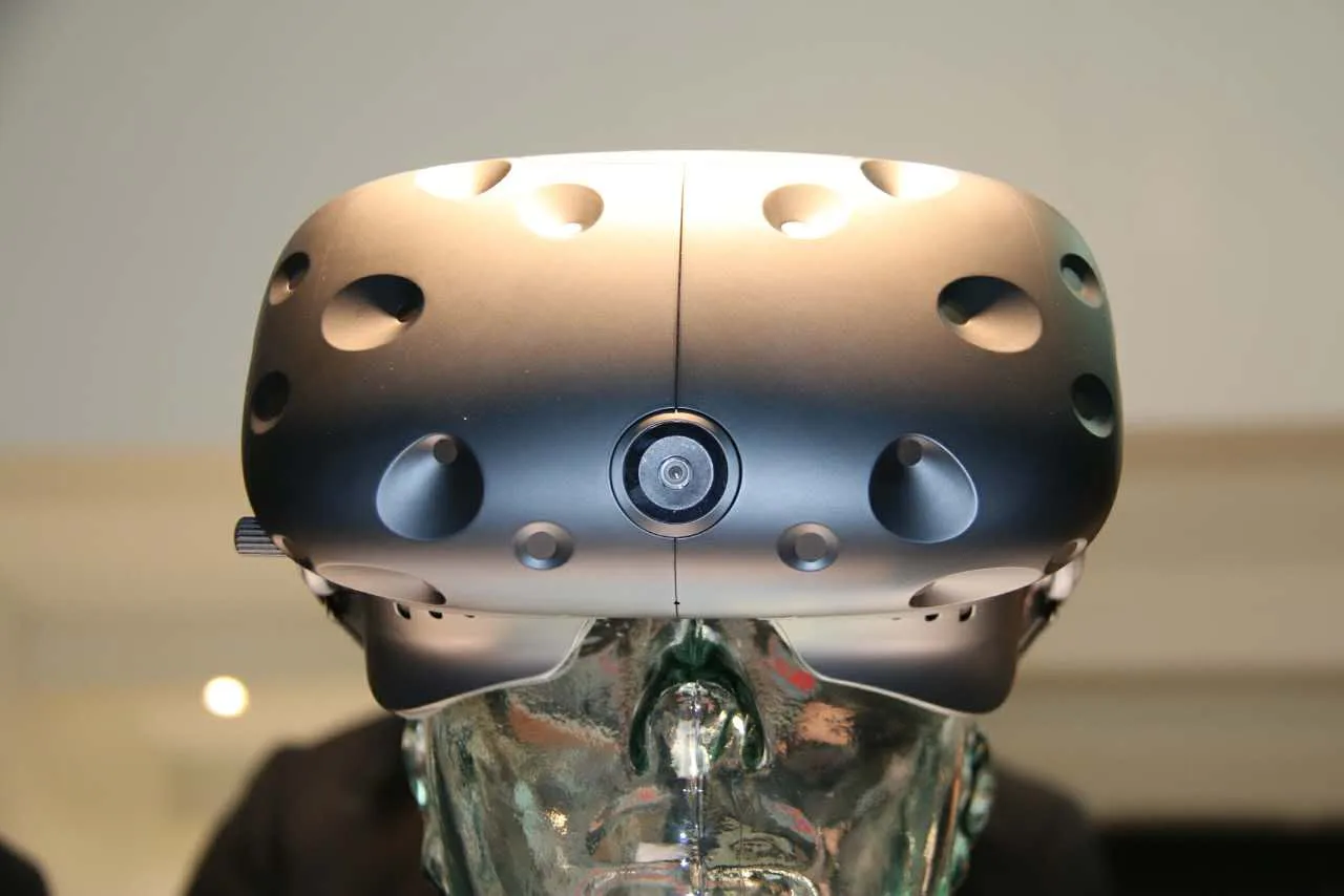 消费者版HTC Vive虚拟现实头显首次正式展出