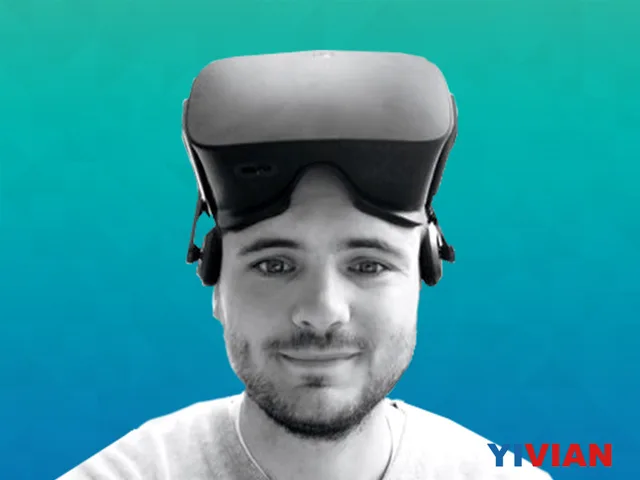 为了戴Rift Oculus工程师剃光了头发