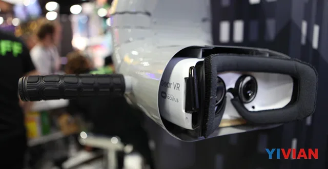 探索柯南秀 这是最大最卡通的Gear VR头显
