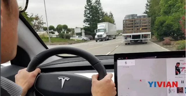 招揽HoloLens牛人 特斯拉或在研发AR汽车