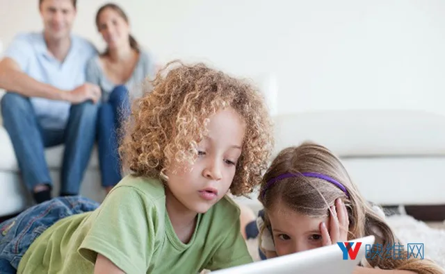 你子女未来的童年生活：与AI为友，以VR为师