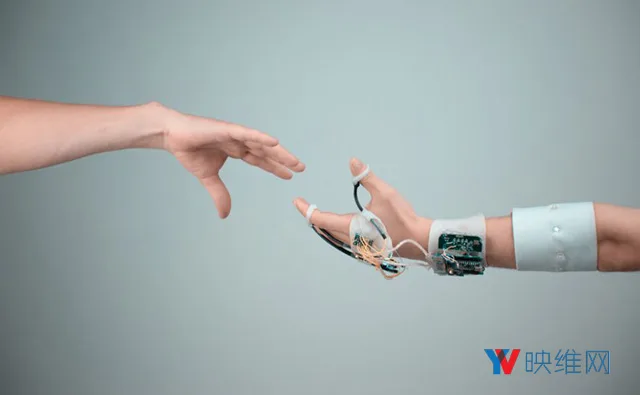 超越化身的全沉浸VR研究目标——虚拟具体化