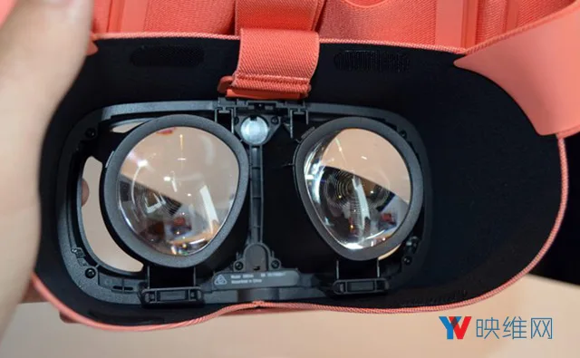新谷歌VR如何？上手体验Daydream View + Pixel 2