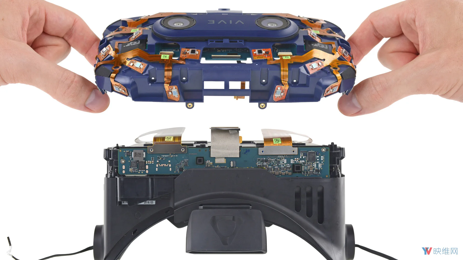 iFixit视频演示拆解HTC Vive Pro