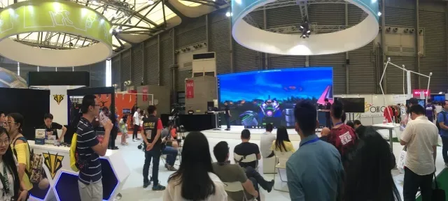2018MWC世界移动大会 (上海)  |  3Glasses明日之城现场精彩直击