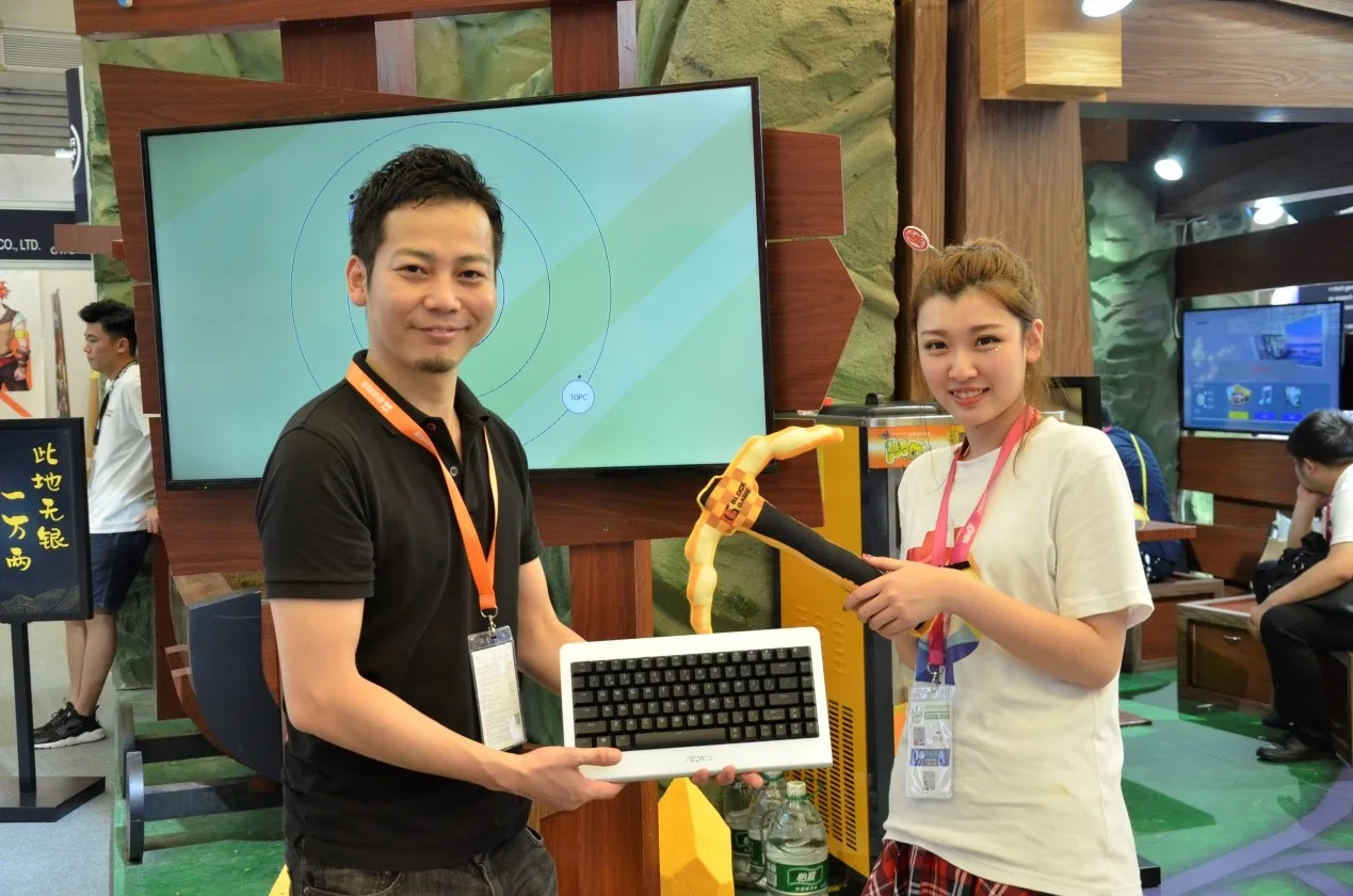 2018Chinajoy VR新秀视天科技携手小霸王如意游戏主机闪亮登场