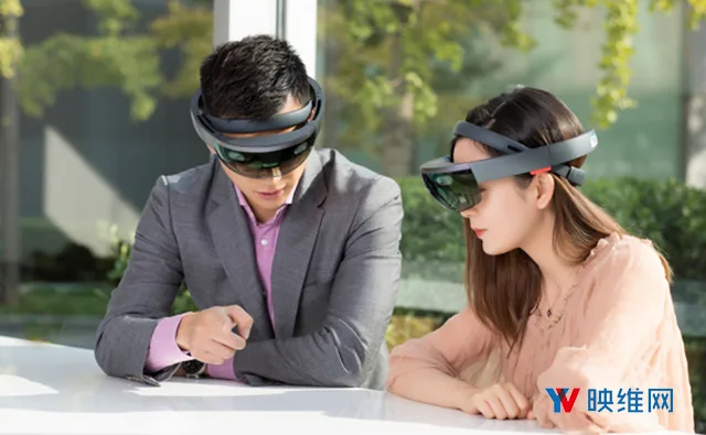微软HoloLens中文版测试:新增简体中文界面和普通话语音指令
