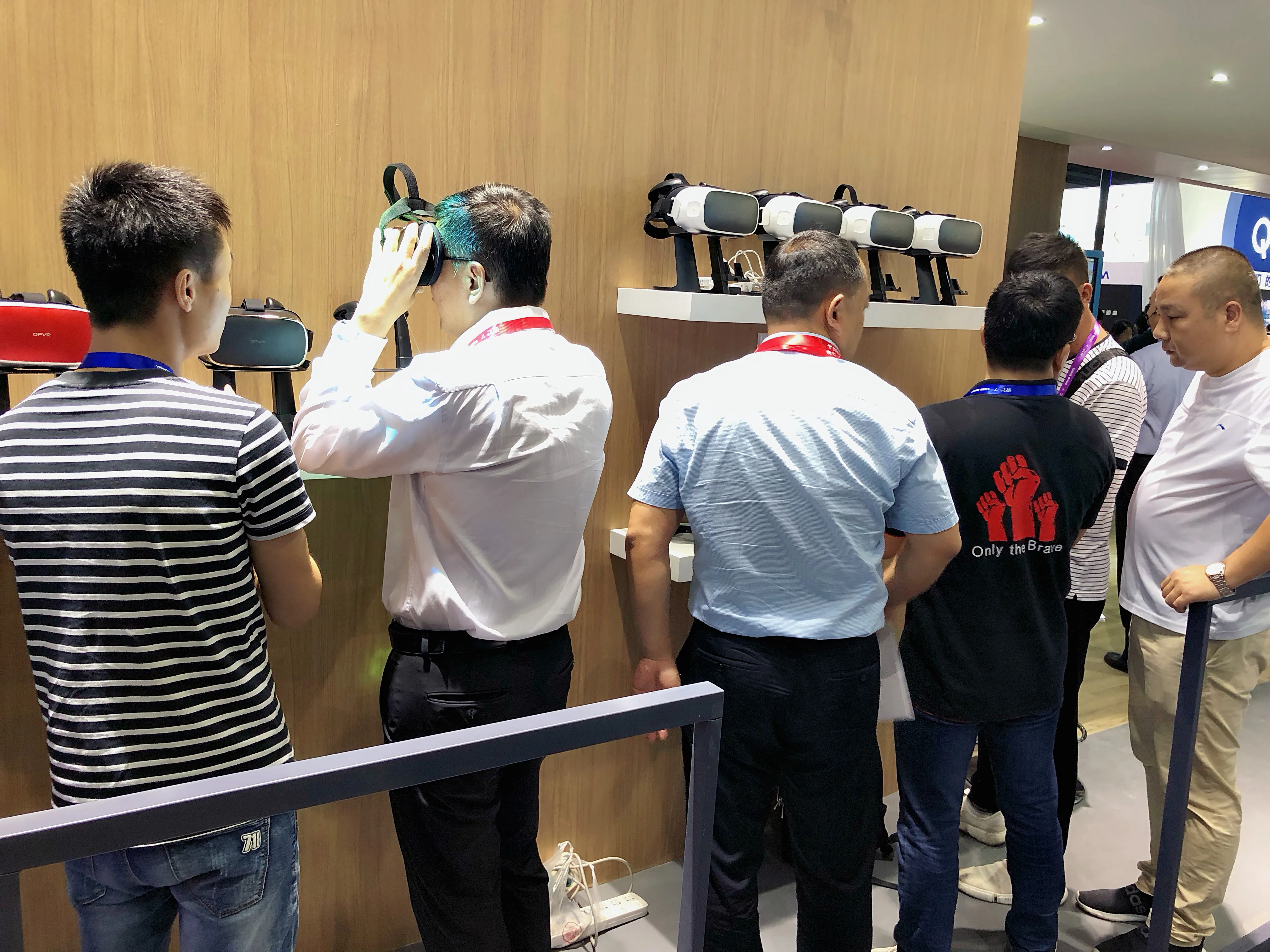 大朋DPVR助力电信&华为云VR产品发布 | 全景声3D巨幕影院成首批体验终端
