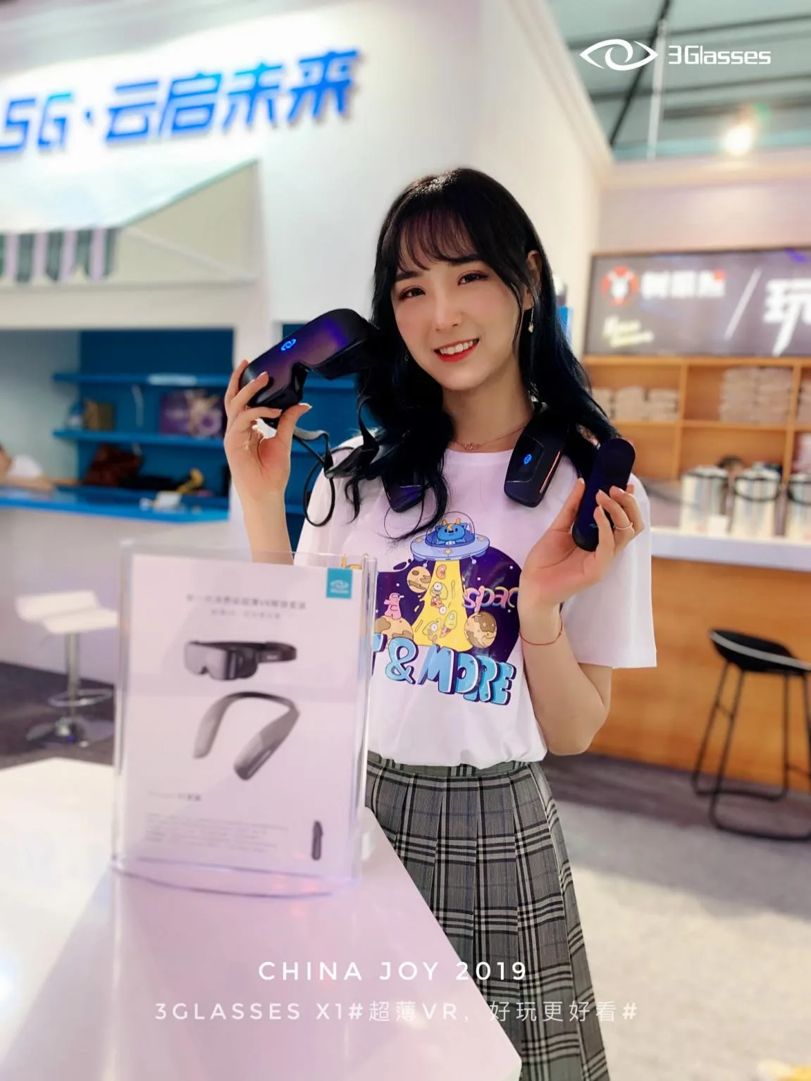 颜值即正义 ChinaJoy小姐姐为3Glasses X1齐打call