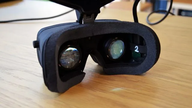 Vality用微显示器打造紧凑高分辨率VR头显