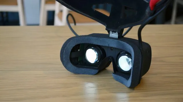 Vality用微显示器打造紧凑高分辨率VR头显