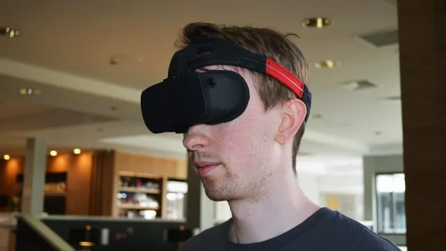 Vality用微显示器打造紧凑高分辨率VR头显