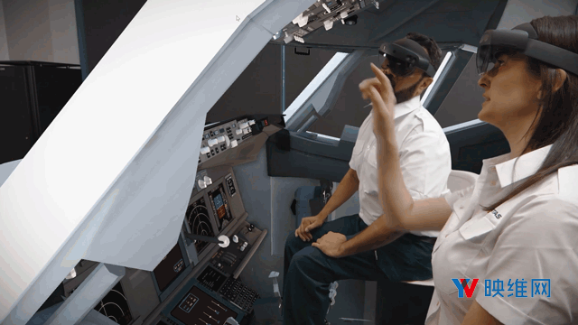 用HoloLens 2培训机长开飞机，微软宣布与澳洲航空合作