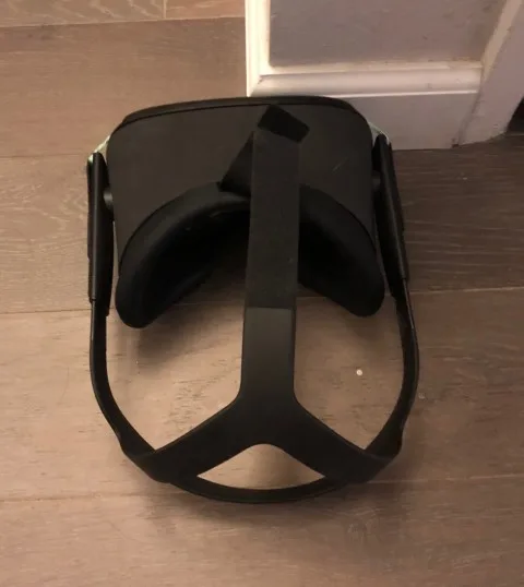 如何用Oculus Quest将自己公寓打造成MR科幻游乐场