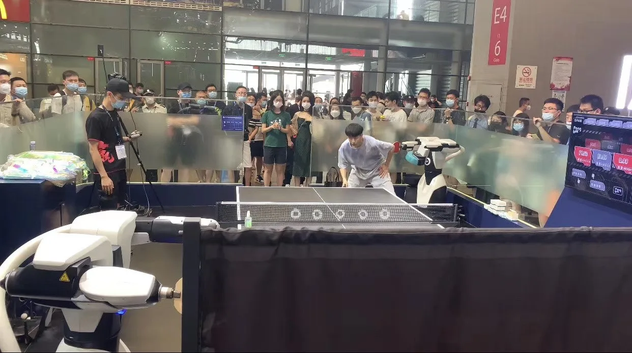 机器人 + HoloLens 2可如何实现“乒乓球AR特训”，挑战专业运动员