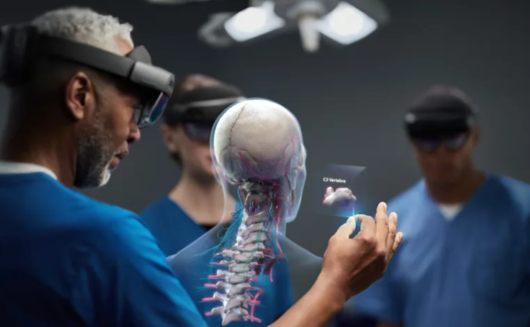 微软用人工智能+HoloLens 2构建MR临床医学，优化诊疗和手术培训