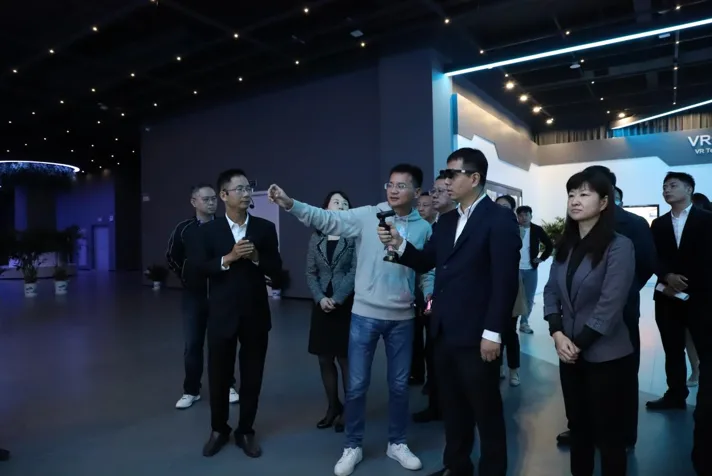 江西影创助力中国联通虚拟现实创新中心正式启用