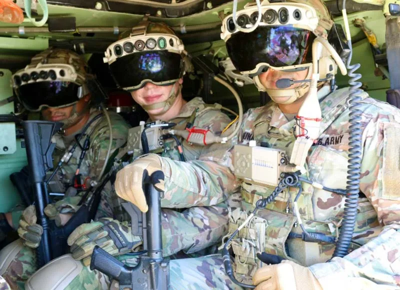 美国陆军开始测试“M2战车+IVAS”实战效果，用AR武装步兵战车